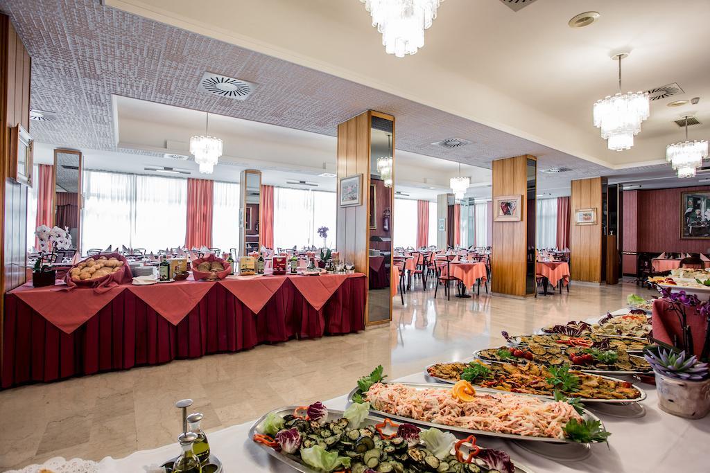 Hotel San Pietro Cesenatico Exterior foto